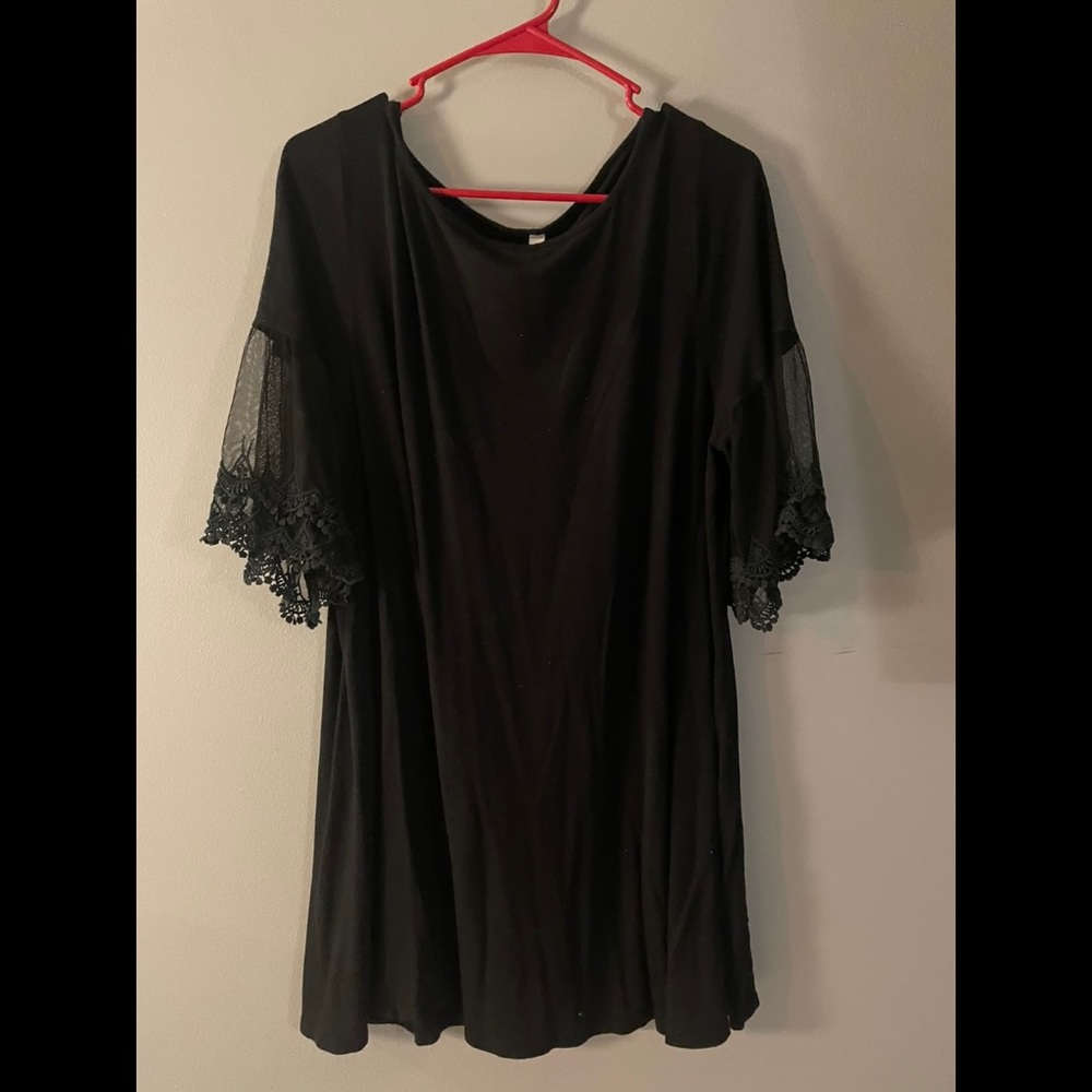 SOLD!!! Black flowy dress/shirt, lace sleeves, plus size, torrid, size 2